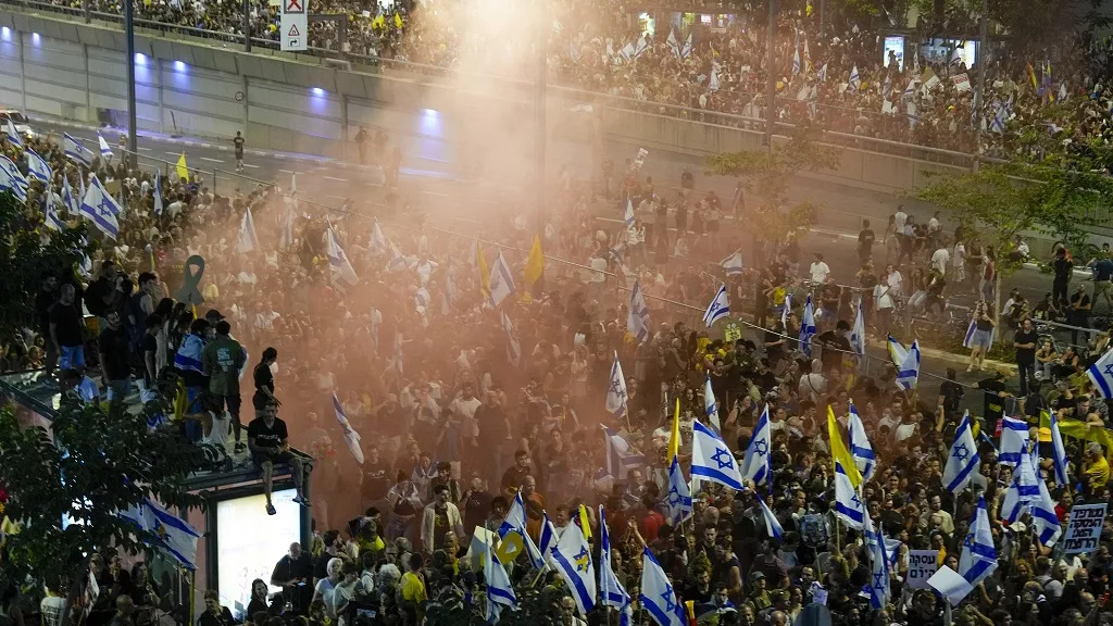 In Israel, Tens of Thousands Protest in Favor of a Ceasefire in Gaza