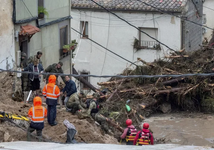 More Troops are Sent by Spain to help with Search and Cleanup Efforts