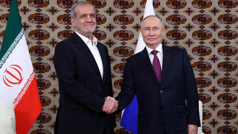 Putin Will Host Iranian President Hassan Rouhani to Sign Strategic Pact