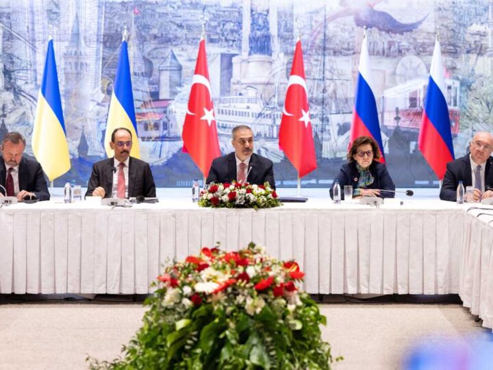 First Direct Negotiations Between Russia and Ukraine Fail to Produce a Ceasefire Agreement