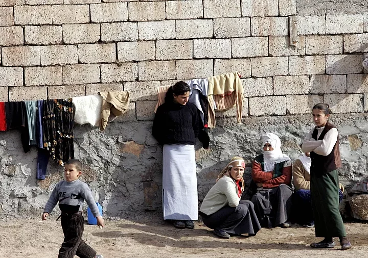 A Turkish Border hamlet Prepares for a Potential Iranian Refugee Inflow