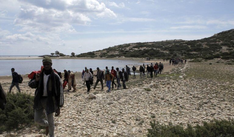 Greek Parliament Approves New Law Tightening Rules for Rejected Asylum Seekers