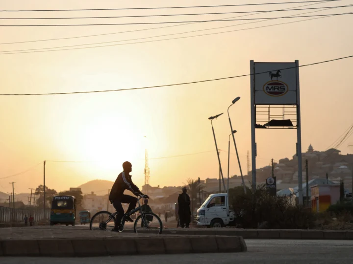 In Jos, Nigeria, Gunmen Attack a Bar, Killing 33 People