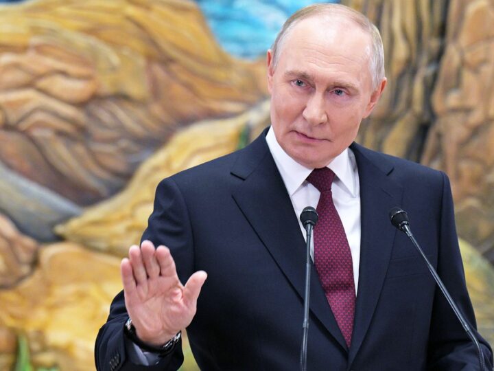 Putin Says Russia is Prepared to Support peace Initiatives in the Middle East