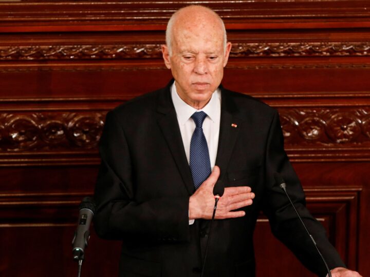 Tunisia’s President Removes Minister of Energy and Trade