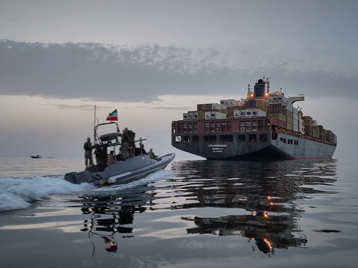 In Anticipation of a US-Iran Agreement, ships in the Strait of Hormuz are Still Stuck