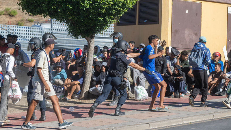 Rising Tensions Lead to Clashes Between Police and Anti-migrant Protestors in Ceuta