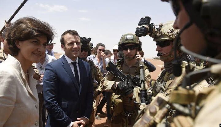 Mali Pardons a French Embassy Officer and Releases 82 Soldiers Detained by Extremists