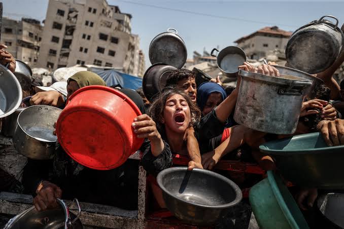 Palestinians Displaced in Gaza Suffer from a Shortage of Necessities