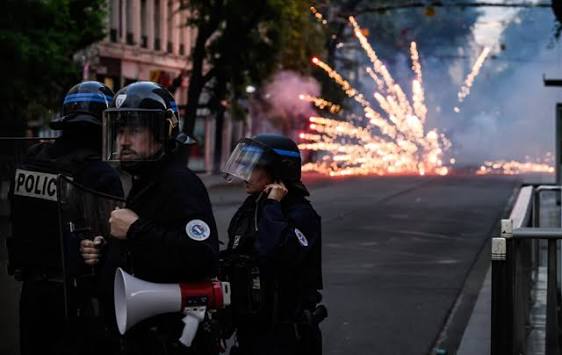 French Tourism Sector Fears Fallout as Demonstrations Continue